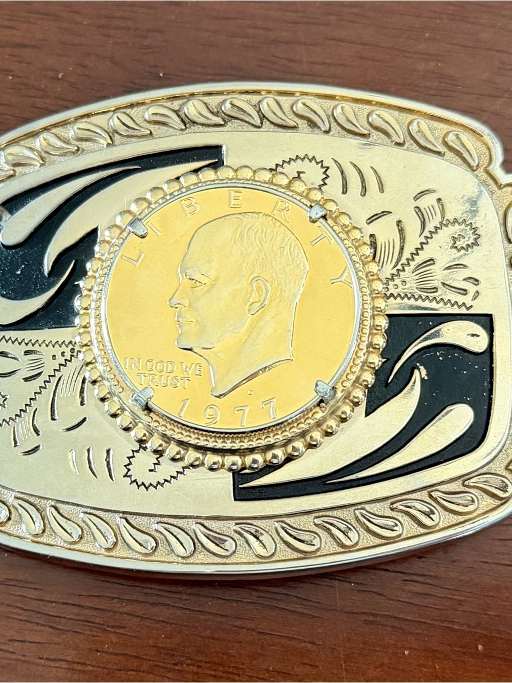 Vintage 1971 Eisenhower Dollar Coin Western Belt Buckle Gold Tone Black